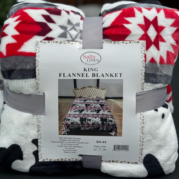 Brand new king size Flannel blanket Cow   print Black Red White - Picture 3 of 3